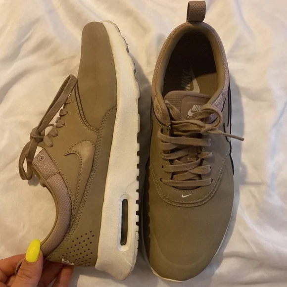 Where to find nike top thea premium desert camo